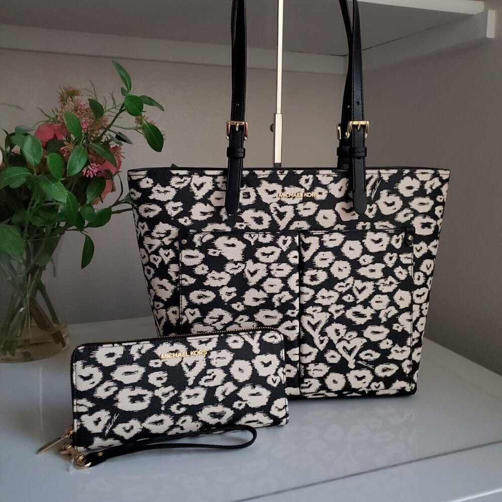 Michael kors handbag and wallet set in Animal print